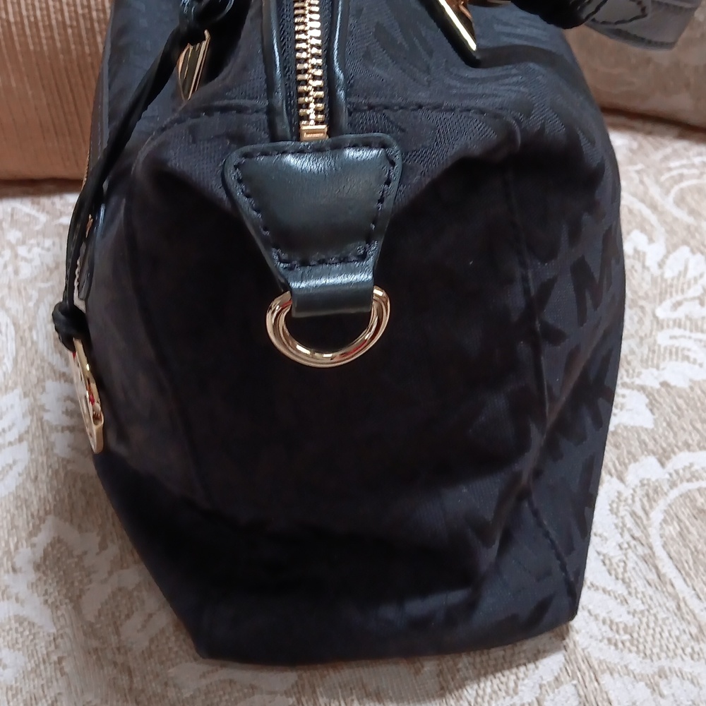 MICHAEL KORS HANDBAG - Picture 5 of 9
